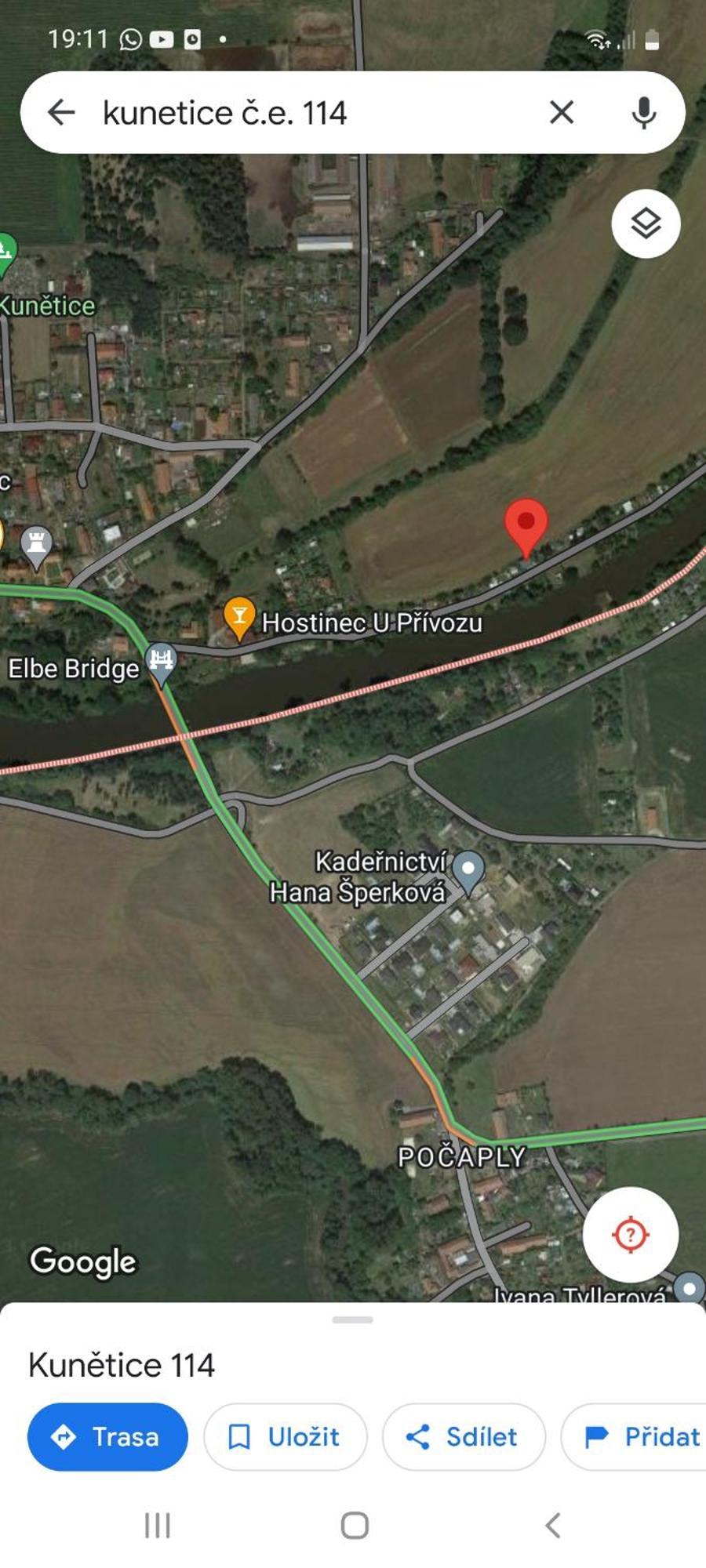 Bungalov Na Brehu Labe S Vlastnim Molem Pardubice Eksteriør billede